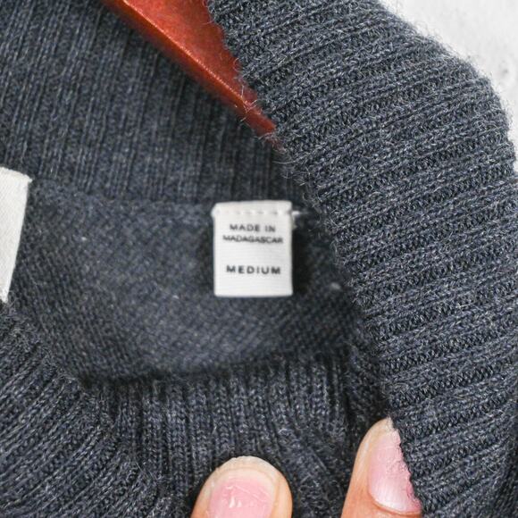 Buck Mason Gray 100% Cashmere ribbed knit Turtleneck Sweater size Medium - Picture 7 of 10